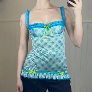 Korsett - Snygg korsett från Victorias secret i storlek 34b\75b. Har endast använts enstaka gånger så i mycket bra skick. 🎀