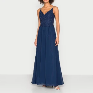 Balklänning - Helt magisk balklänning! Endast använd en gång så inga defekter! Skriv gärna privat om ni undrar något😍