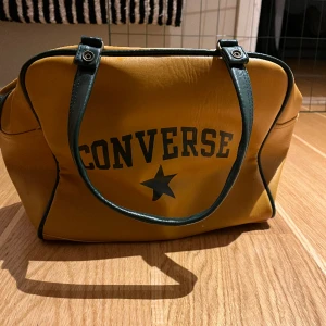 Converse väska - Vintage Converse väska Gul&grön Hand/axelväska.
