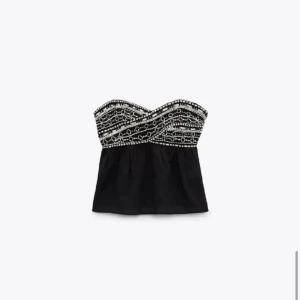 Tub topp - Säljer min fina tubtopp från zara då den inte kmr t användning💕strlk xs men passar S