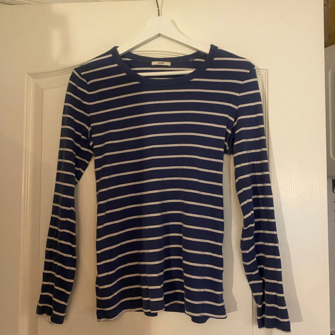 Blå och vit randig tröja💙🤍