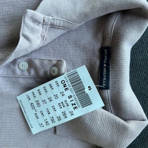 Brandy Melville linne   - Snyggt linne från Brandy Melville ❤️ Helt ny med lapparna kvar 🥰 Kontakta mig vid intresse och tveka inte med att ställa frågor ❤️❤️