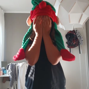 Elf mössa - Beror på var du bor om du ska hämta eller skickas med post.