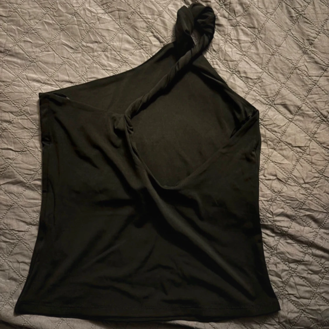 Svart oneshoulder topp från H&M - 90