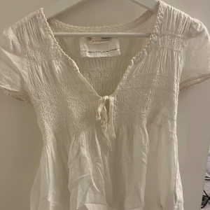 odd molly blus - vit odd molly blus i jätte bra skick