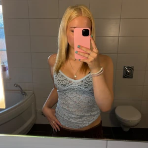 Linne  - Blått genomskinligt linne väldigt somrigt aldrig använd