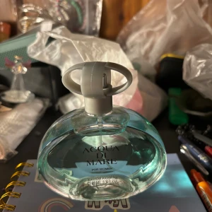 Acqua Di Mare Eau De Parfum - Acqua Di Mare Eau De Parfum för kvinnor. den är nästan ny då jag bara sprutat cirka 2-3 sprut. nypris är 150, mitt pris är 130