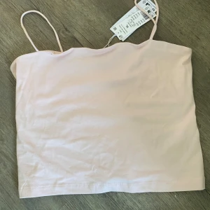 Nytt rosa linne - Ett helt nytt linne som är endast testat!😻 super fin rosa färg!💗 i stl XL Säljer pågrund av att de blev fel storlek 💗 Ny pris 99kr Jag säljer den för 20kr