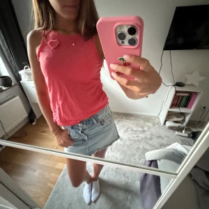 Rosa topp - Söt rosa/korall topp🍒🌸sitter som en xs/s