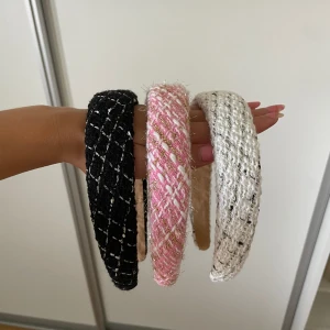 Diadem  - Säljer dessa tre supersöta diadem. Säljer alla 3 för 40 kr och ett för 15💗