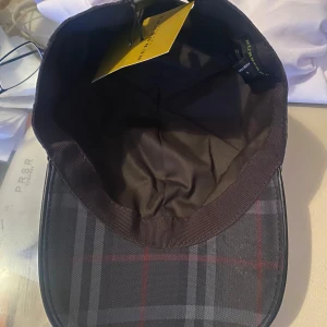 Burberry keps limited edition 🟢⚫️ - Helt ny  Färg (svart) Jätte fin