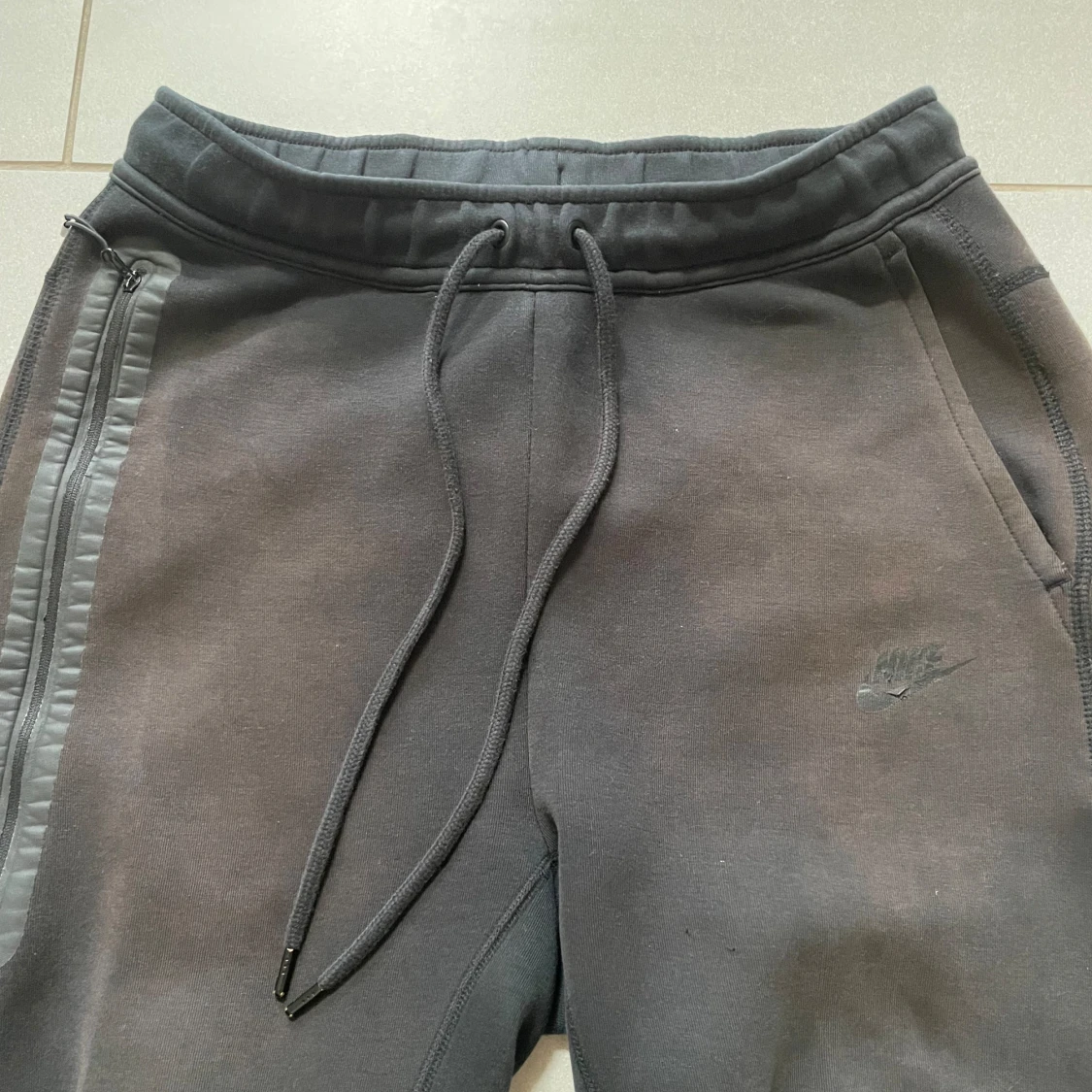 Nike tech byxor - 90