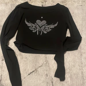 Y2K topp - y2k topp köpt från en second hand affär vet inte storlek men skulle gissa på S