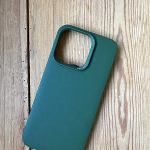 Nudient iPhoneskal iPhone 14 Pro - Helt oanvändt thin case från Nudient. Skalet är i en superfin grön färg. Jag har köpt ett annat skal som jag trivs bättre med, därav säljer jag detta! Frakt tillkommer.🧡
