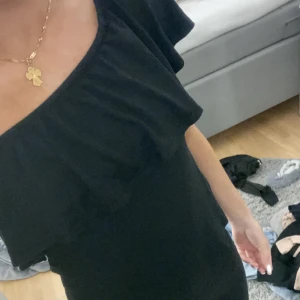 volang topp  - såå gullig volang topp!! från bubbleroom🥰😊