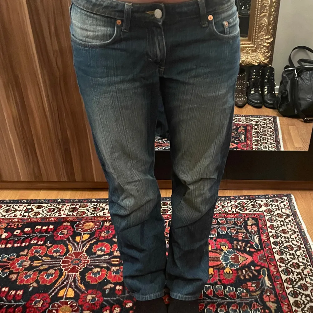 Arrow jeans, har små tecken på användning längst ner på benet annars som nya! För mer frågor kom privat🙌. Jeans & Byxor.