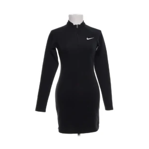 Nike klänning - Jättefin klänning från Nike som är använd vid ett tillfälle