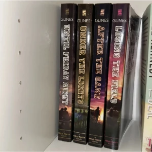 Bok  - Bok serie ( inte komplett) 💗 Dm för pris och mer info 