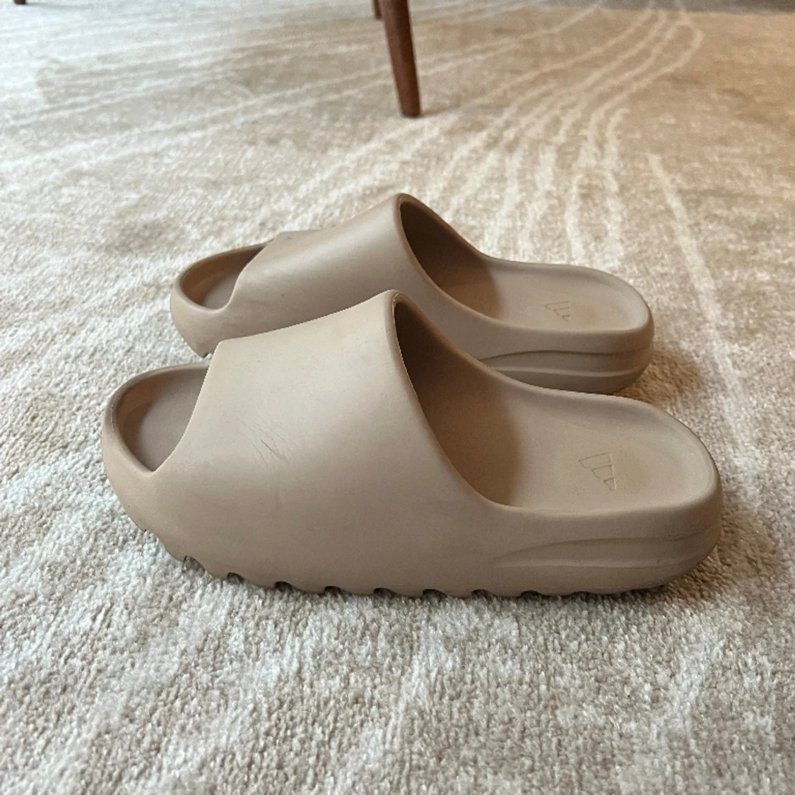 Yeezy slippers  - 90