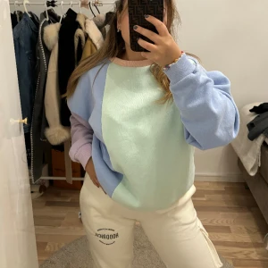 Tröja  - Tröja från Boohoo. Använd 2 gånger. Storlek S men oversize 