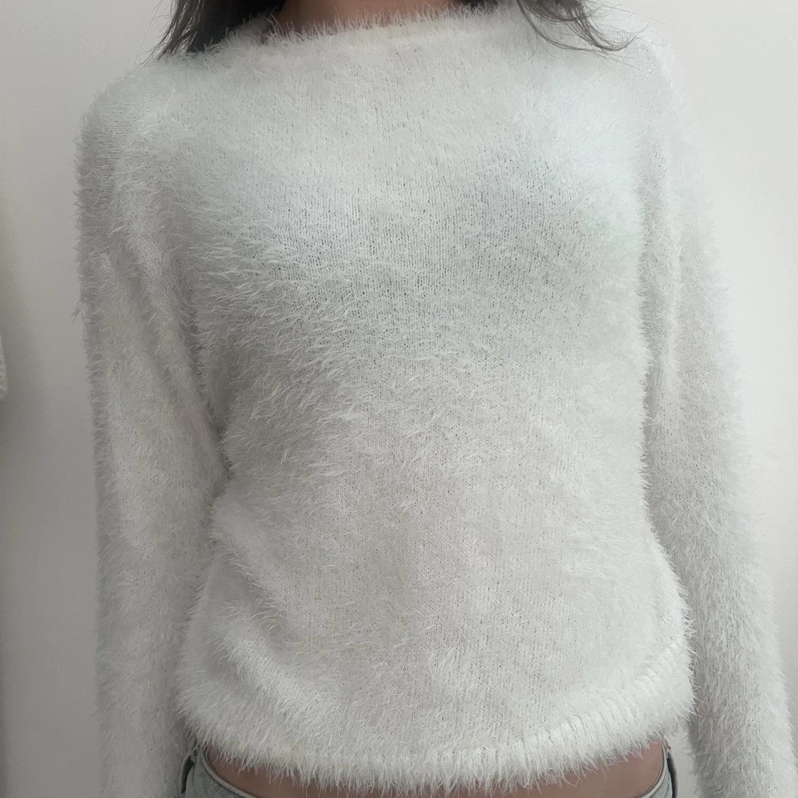 Stickad vit långärmad tröja 
