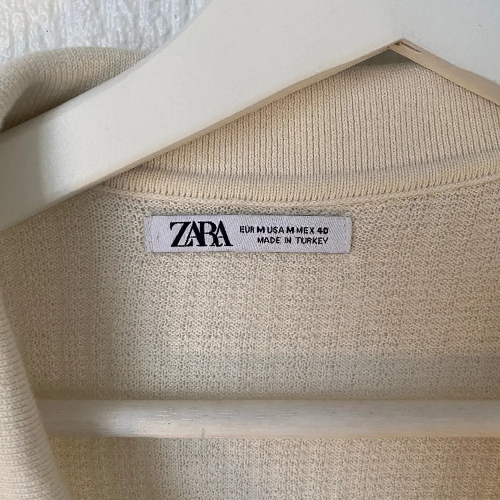 Jätte fin Linné skjorta från Zara . Skjortor.