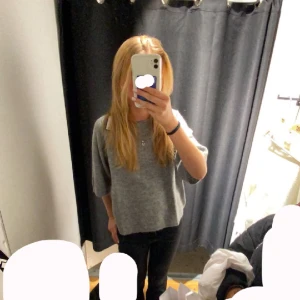 Knitted tee - Intressekoll på denna populära tröjan från lager 157. Den är helt ny och har lappen kvar. Endast testad. Just nu är den slutsåld i denhär storleken.💗😇pris går att diskuteras så hör av er om ni skulle vara intresserade gärna🙏🏼🥰