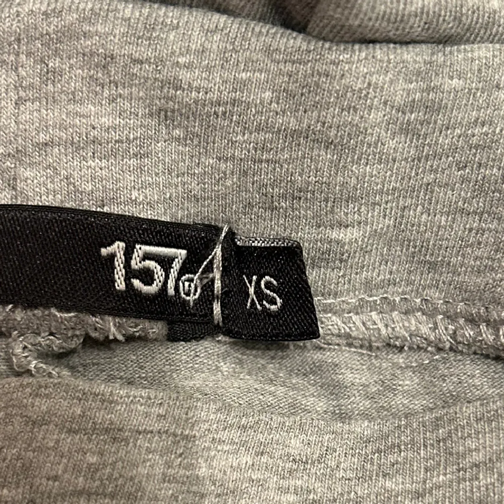 bootcut leggings från lager 157 strl Xs fint skick hör av dig vid frågor🩵. Jeans & Byxor.