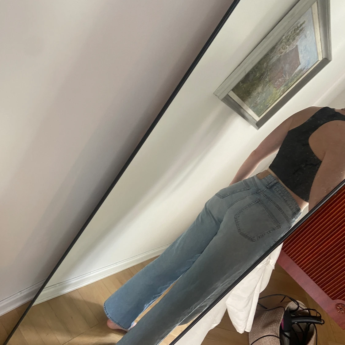 Ljusblå vida jeans från HM - 90