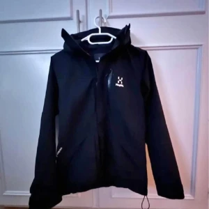 Haglöfs dam xs - Hej säljer min haglöfs jacka för 1000kr Vid snabb affär kan priset diskuteras