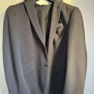 Paul Hunter Kavaj - Vara använd vid ett tillfälle, stilig vardagskajav. Aningen liten i storleken