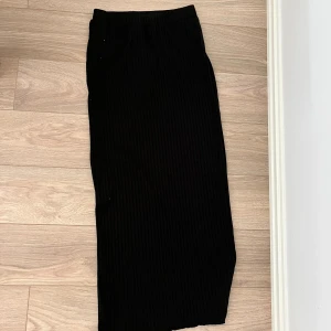 Maxi kjol  - Säljer varan då den är lite för kort på mig som är 175. Passar de som är då under 175