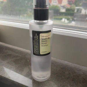 Snigelsläm - Jag säljer detta snigelslem som nästan är fullt och har bara använts några få gånger. Jag köpte det för 300 kr på Kicks. Använd gärna köp nu 💓