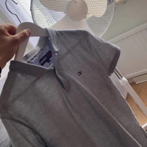 Grå piké - Snygg piké i bra skick