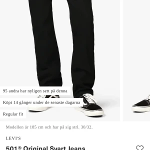 501 levis jeans  - Säljer ett par svarta Levis jeans som jag knappt använt. Skriv för frågor. 