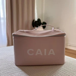 Caia necessär  - Caia necessär från deras första julkalender. 