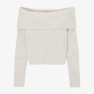 Off shoulder stickad - Säljer för har aldrig vart intresserad av tröjan, är ny utan prislapp har aldrig använt💕 ny pris 400kr