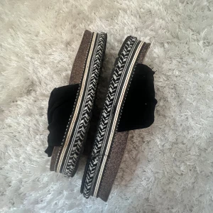 Fina Raglady Tofflor - Säljer mina fina tofflor från Raglady i storlek 38. Lite små i storleken skulle säga att de är som en 37 ungefär 🫶 väldigt bra skick 🥳