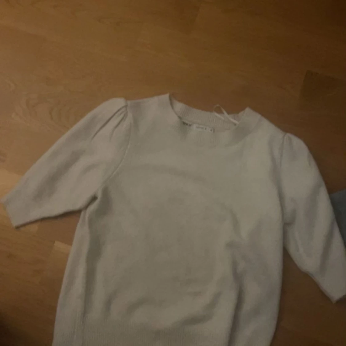 vit stickad tröja från only