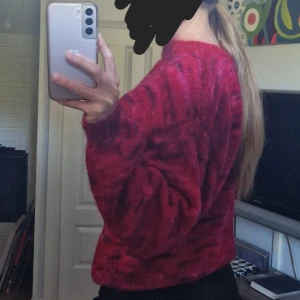 Stickad tröja - Rosa stickad tröja, saknar storlek. Jag har oftast s som referens😊