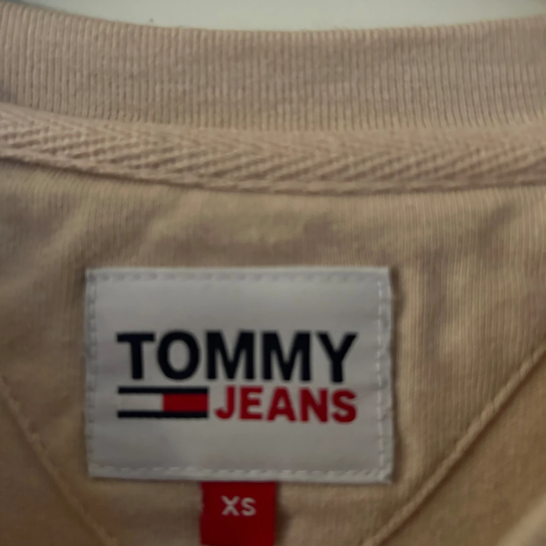 Tommy Hilfiger T-shirt i nyskick - 91