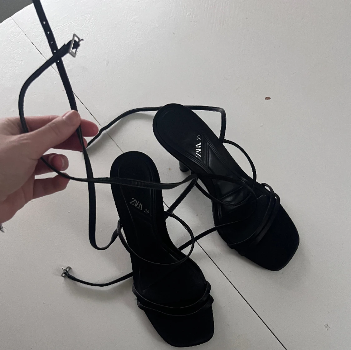 Klackar Zara, med knytband - 91