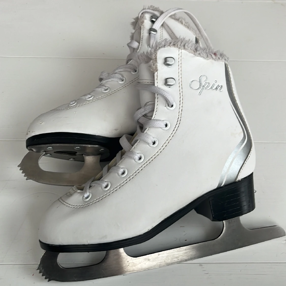 Skridskor st 33 - 90