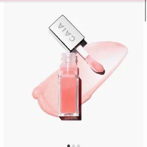Caia lip oil  - Säljer denna Juicy lip oil från caia endast testad en gång men gillade den tyvärr inte 🙌🏻😘nypris 175!!
