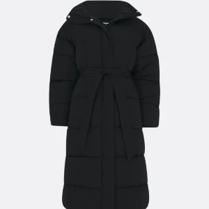 Bikbok jacka - Säljer min jacka från Bikbok jag använt 2 gånger. Nyskick och inga skador ser ut som en helt ny! Vill ni ha fler bilder är de bara att skriva.