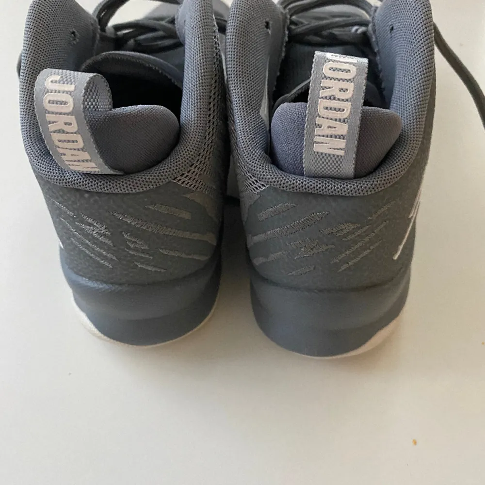 Exklusiva air Jordan skor som inte längre säljs i butik. Helt nya.. Skor.