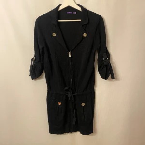 Stickad klänning  - Stickad klänning. Märke: Mexx. Storlek: Xs men snarare en S. 