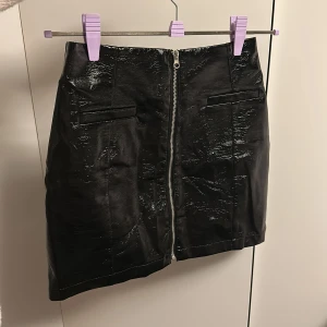Kjol - Kjol som aldrig kommit till användning🖤