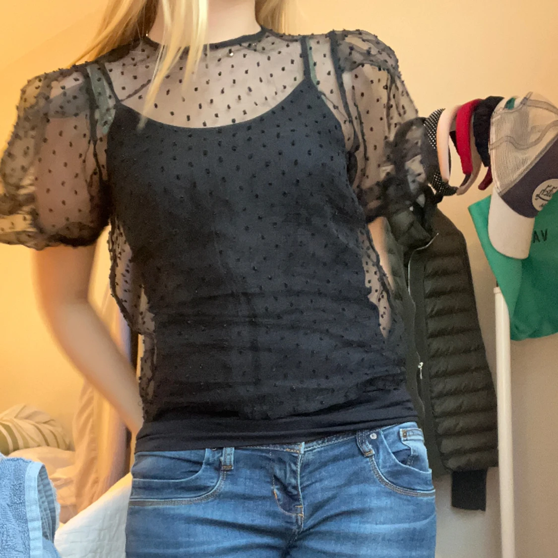 Genomskinlig topp med puffärm