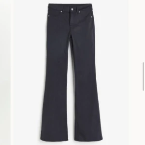 Bootcut jeans -  Säljer mina jeans ifrån hm